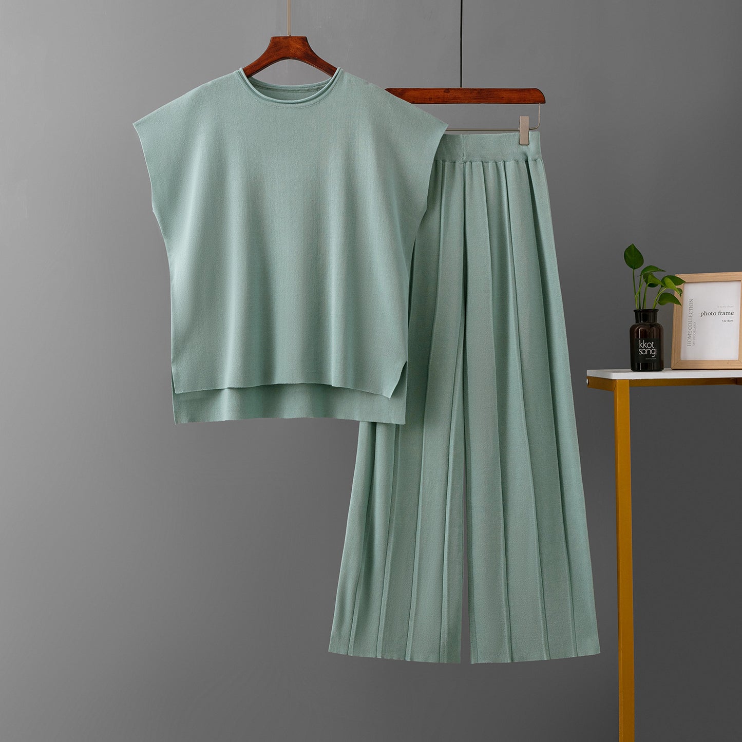 Two-piece casual suit