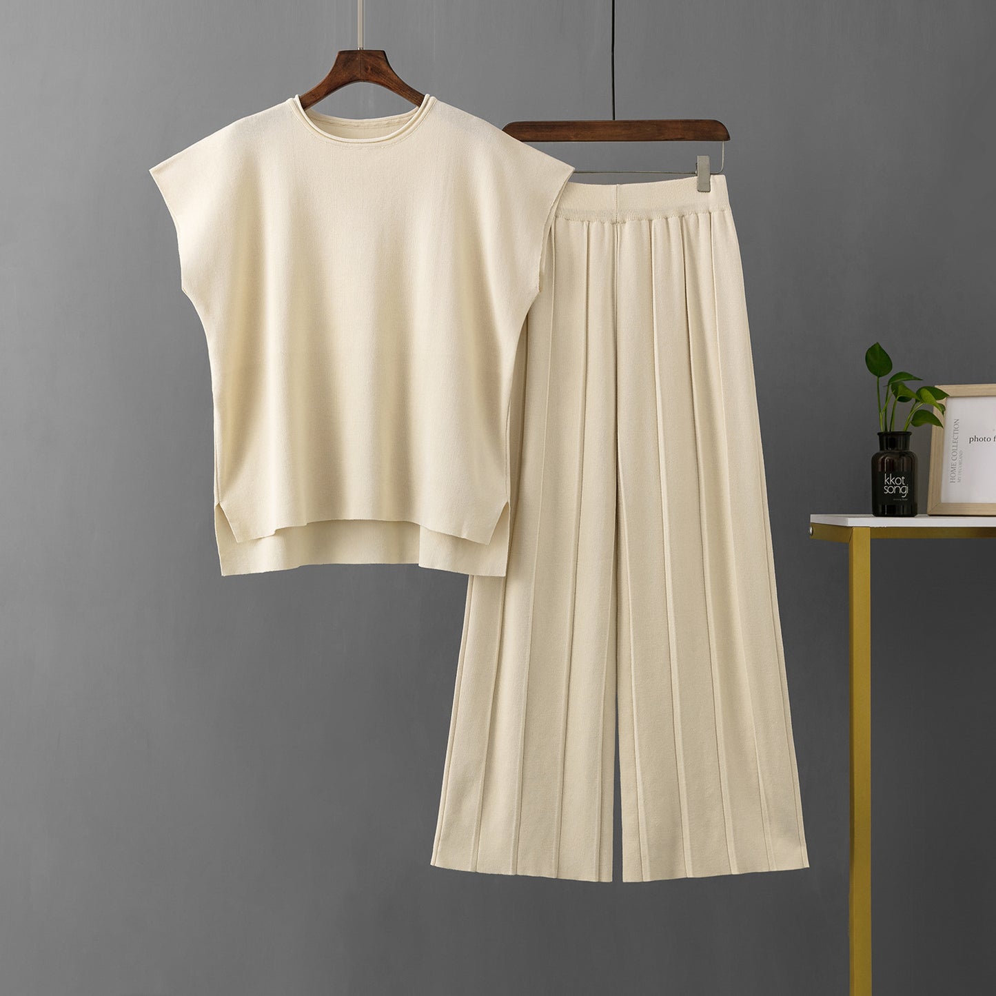 Two-piece casual suit